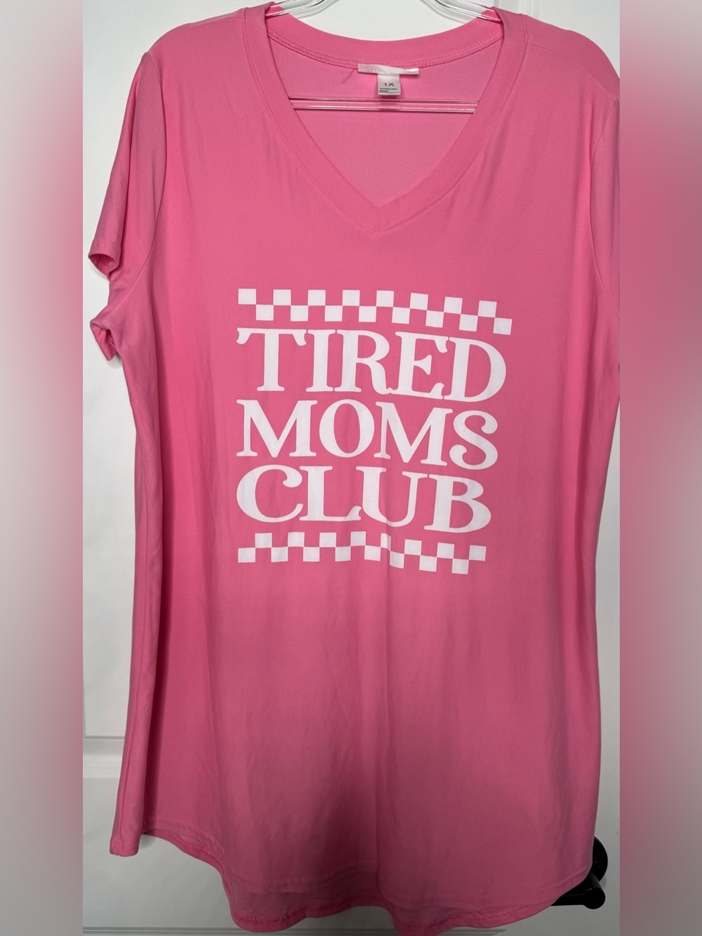 just be Pink V-Neck Women's Tee tires moms club stretch size 1X comfy short slv
